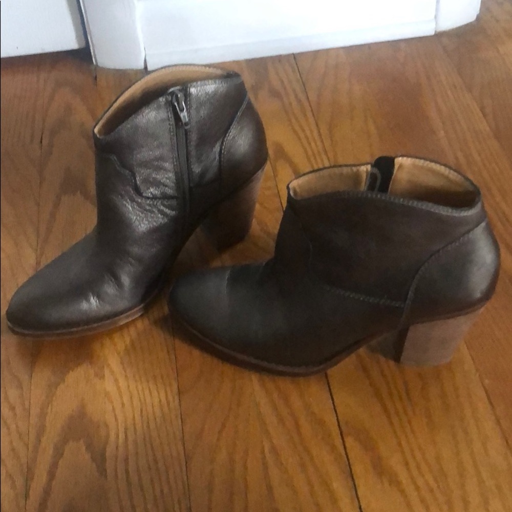 Lucky brand grey bootie